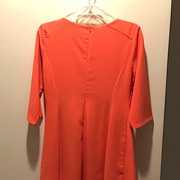 AGB Peach fit & flare dress with soft pleats size 10. Knee length has 3/4 sleeve - Picture 4 of 5